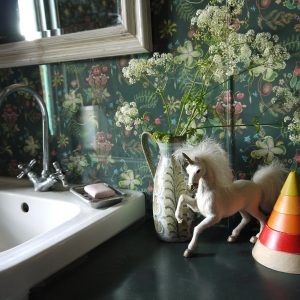 Carolina Posies Wallpaper