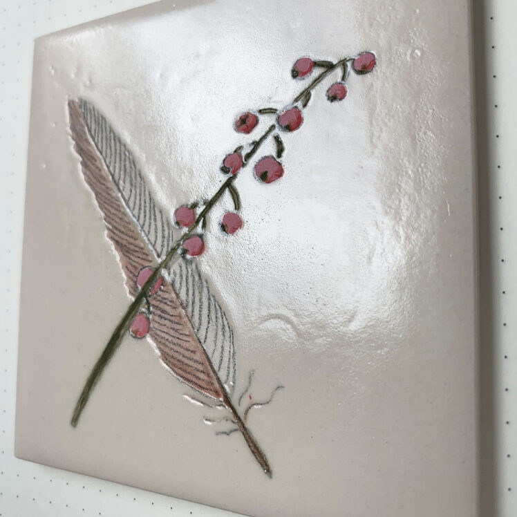 Feather tile side